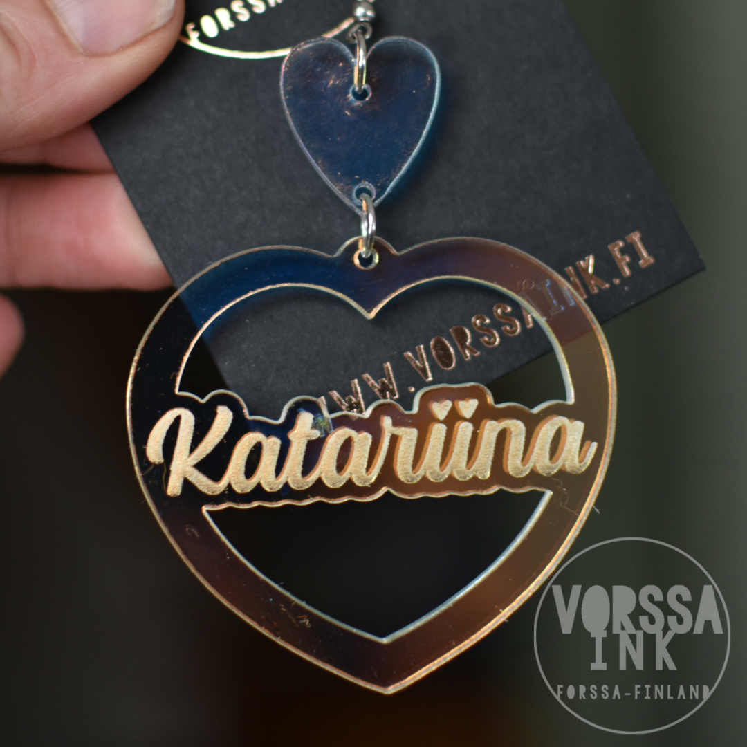 Vorssa Ink Sydän korvikset omalla tekstillä