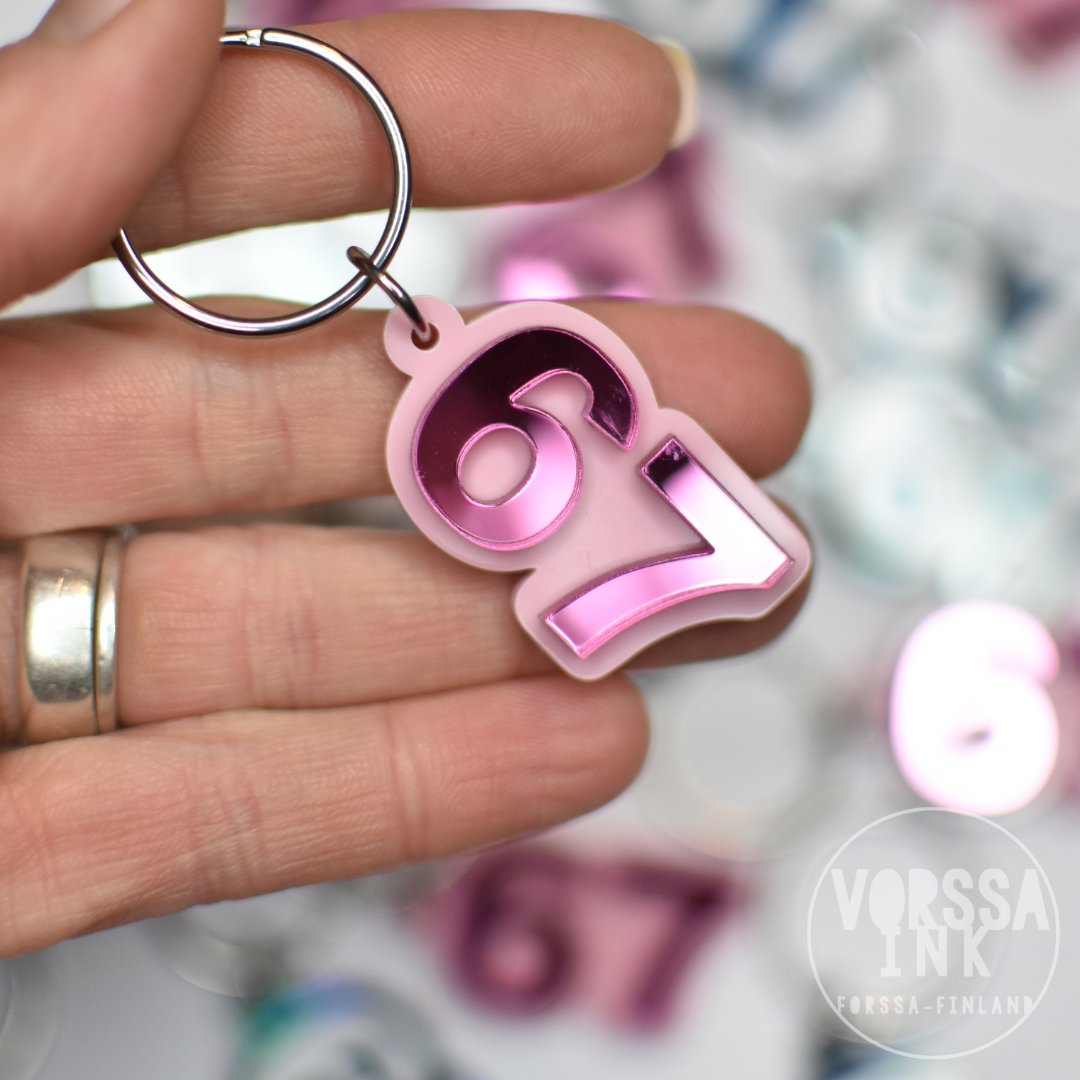 SIX SEVEN avaimenperä